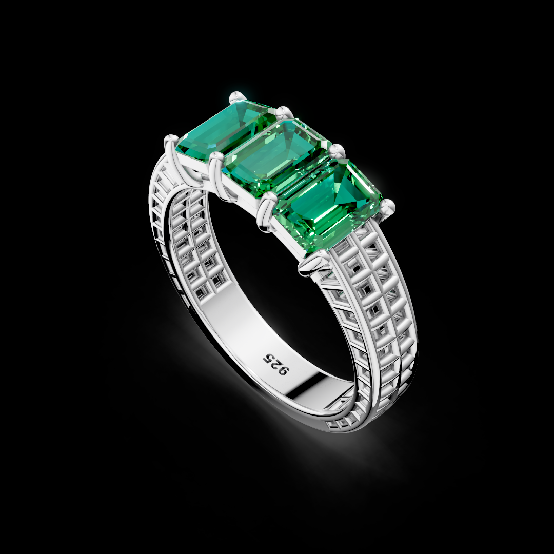 925 Sterling Silver Ring With Emerald Gemstone
