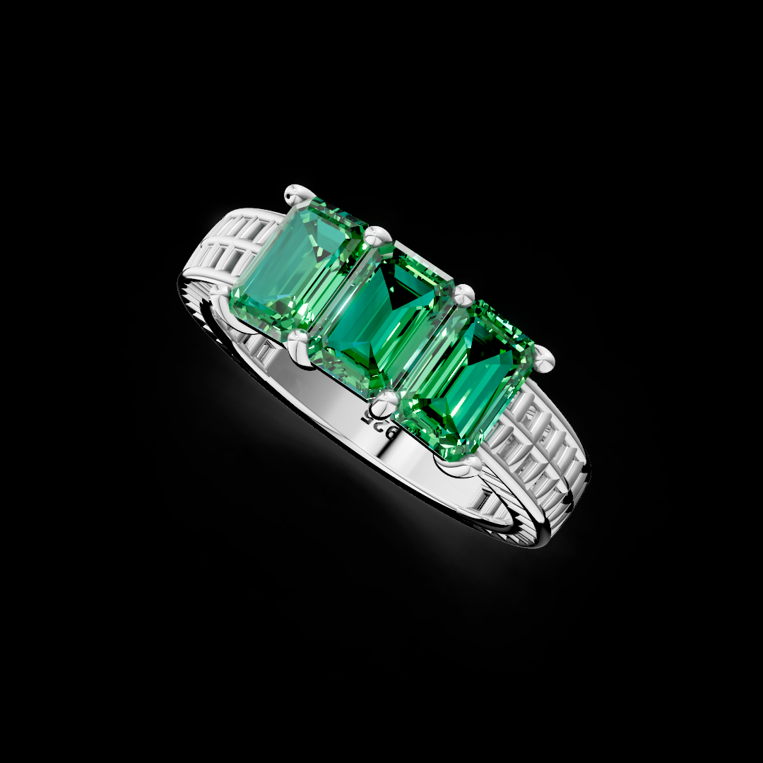 925 Sterling Silver Ring With Emerald Gemstone