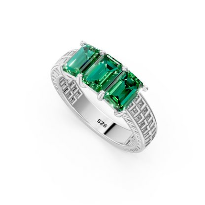 925 Sterling Silver Ring With Emerald Gemstone