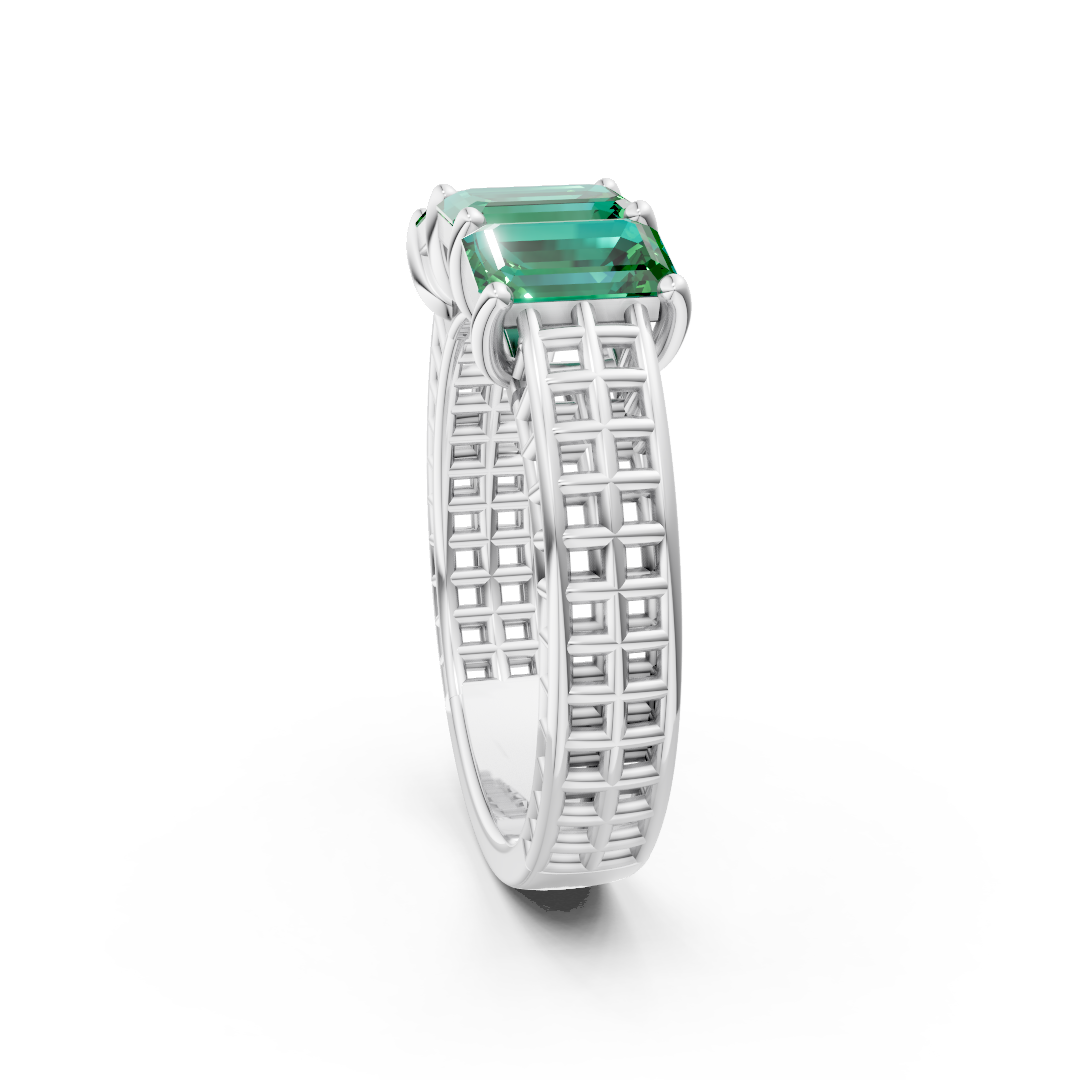 925 Sterling Silver Ring With Emerald Gemstone